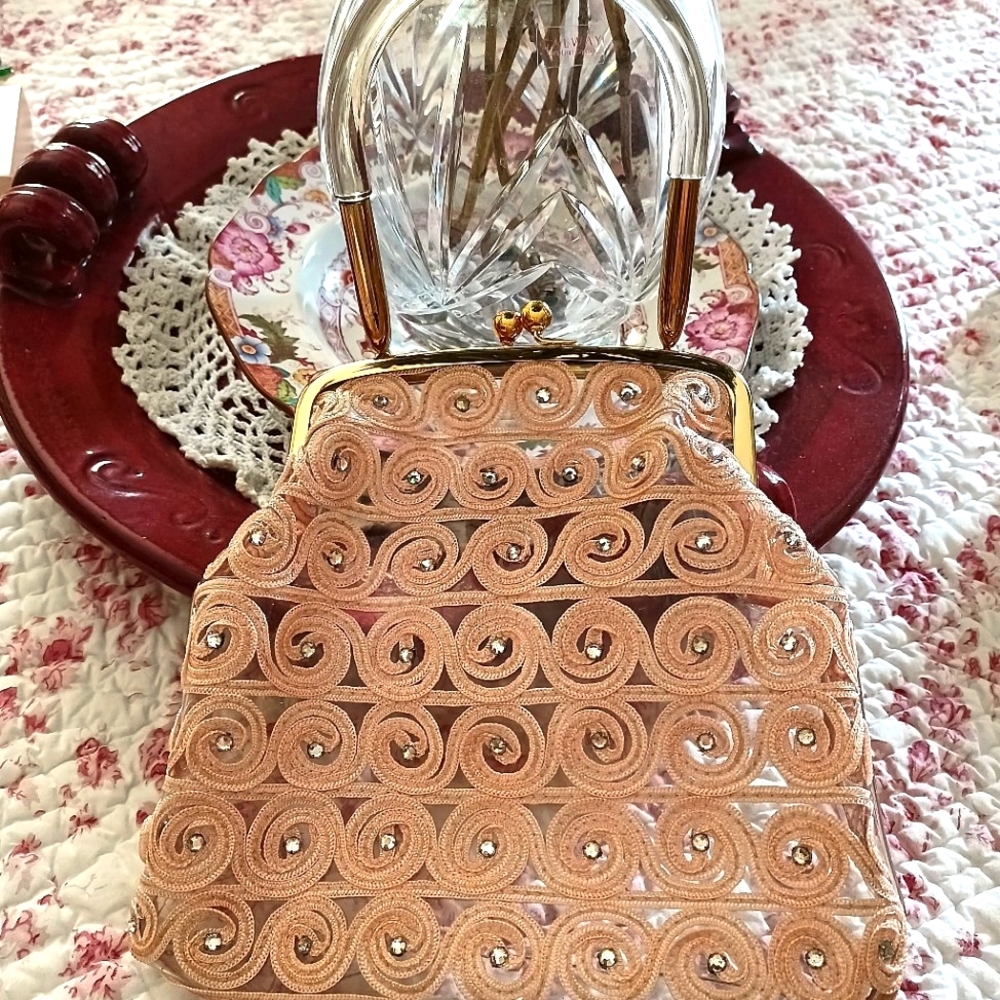 STUNNING AND UNIQUE VTG VINYL PURSE W/ PINK SWIRLS